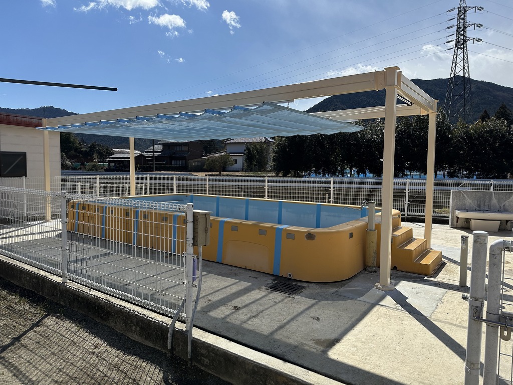 三重県松阪市　保育園プール開閉式テント