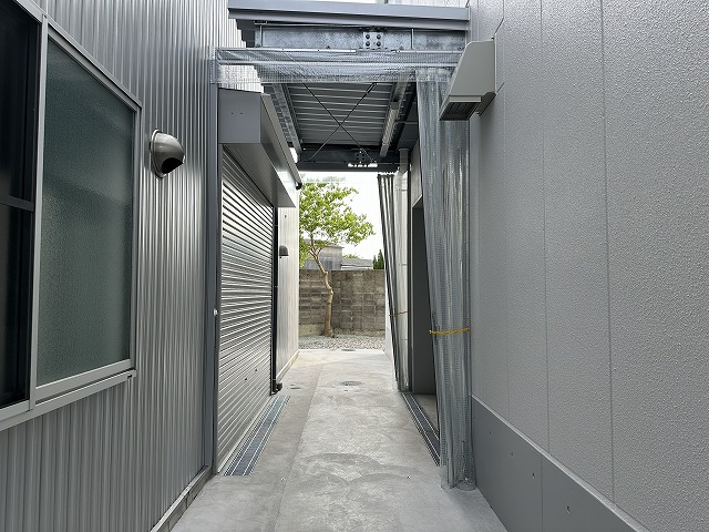 三重県津市　雨避けカーテン設置