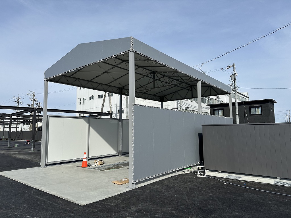 三重県松阪市　自動車販売店敷地内洗車場テント