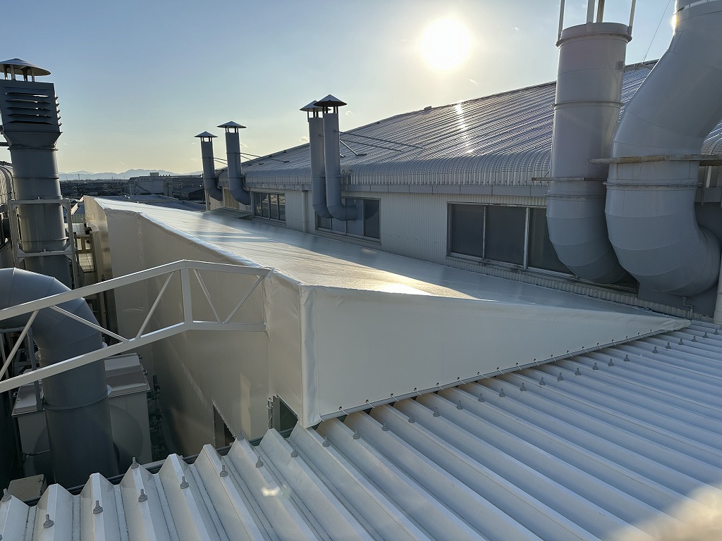 三重県津市　金属加工工場上屋テント